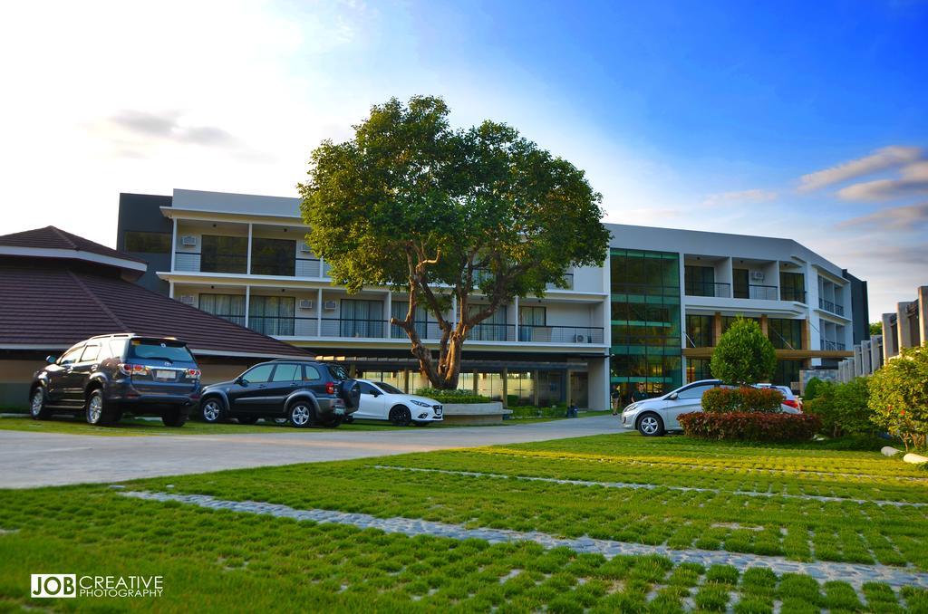 Rivermount Hotel And Resort Sarrat Luaran gambar