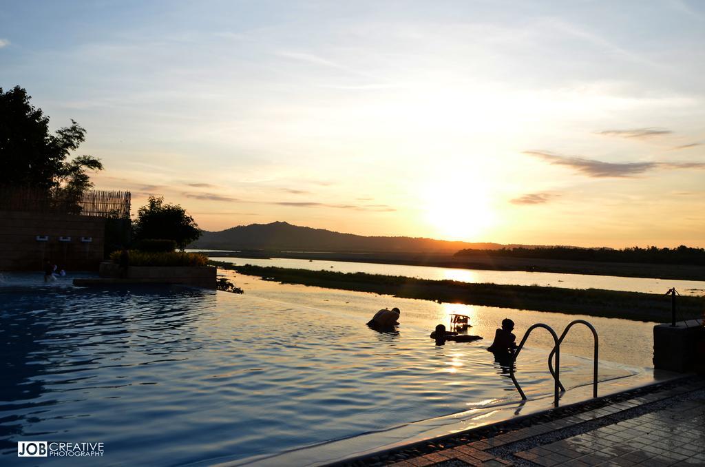 Rivermount Hotel And Resort Sarrat Luaran gambar