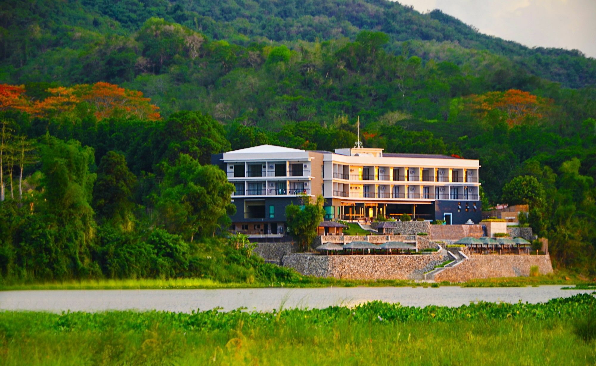 Rivermount Hotel And Resort Sarrat Luaran gambar